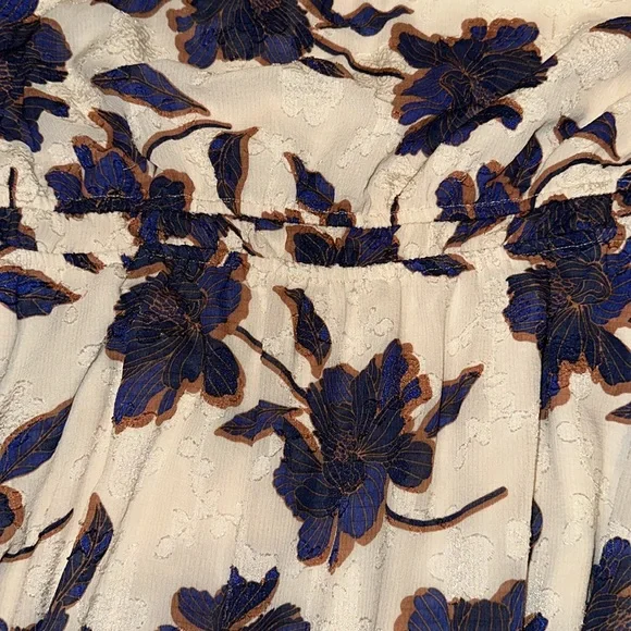 Draper James Stretchy Floral Dress WITH POCKETS - Picture 4 of 7